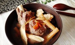田七当归药材羊肉汤—冬季暖身