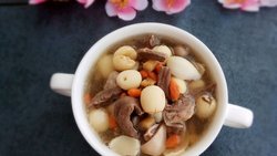 天麻党参莲子百合枸杞猪心汤