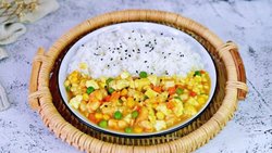 咖喱豆腐虾仁盖浇饭