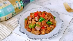 牛肉粒炒彩椒