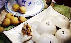 家常点心—梅菜肉馅糯米团子