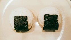 宝宝营养辅食之肉松紫菜饭团