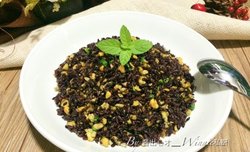 【私房黄金黑米酱油炒饭】