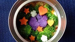 今日便当 - 蛋炒饭和蔬菜花环