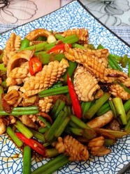 芹菜炒鱿鱼