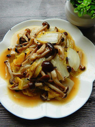 白菜炒蟹味菇