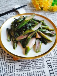 蒜蓉炒红菜苔