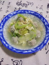 西生菜丸子汤