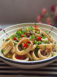 泡菜炒鱿鱼圈
