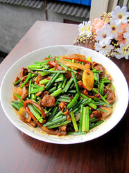 韭菜花炒肉