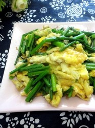 韭菜苔炒鸡蛋
