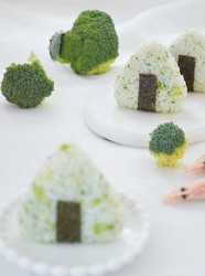 西兰花海鲜饭团