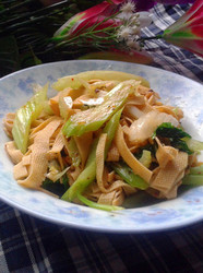 芹菜炒千张