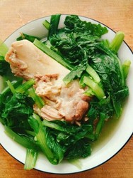 脊骨炖小白菜