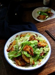 蚝油包菜炒油条