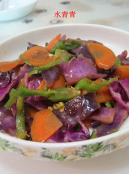 紫甘蓝炒红萝卜片
