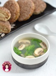 青菜豆腐蘑菇汤