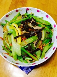 肉片炒芹菜