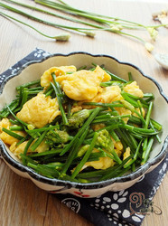 韭菜苔炒鸡蛋