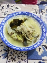 脊骨白菜海带汤