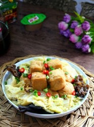 油豆腐塞肉炖白菜