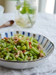 通菜梗炒肉末