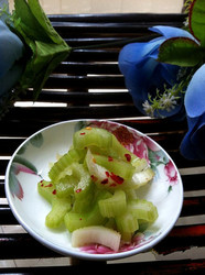 凉拌泡西芹