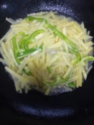 菜椒炒土豆丝