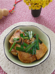 韭菜虾皮烧豆腐