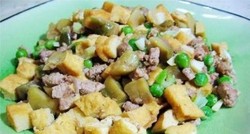 榨菜炒豆丁