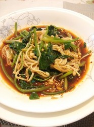 菠菜拌金针菇
