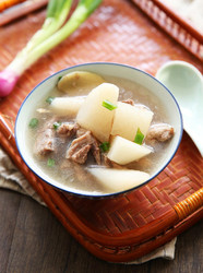 【一碗暖脾胃】萝卜马蹄羊肉汤