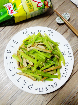 芹菜炒香干金鸡报喜合家乐