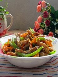 青椒萝卜肉丝