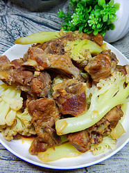 花菜烧排骨