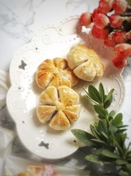 红豆梅花酥