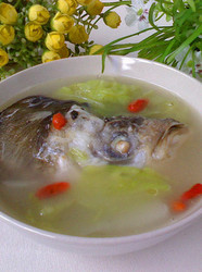 清炖鱼头汤