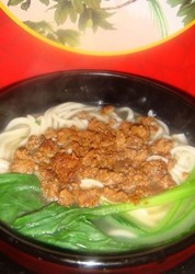 肉酱青菜面