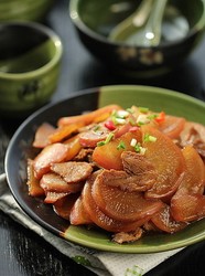 萝卜炒鸭脯肉