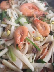 腊肉鲜虾炒年糕