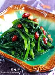 蒜汁果仁菠菜