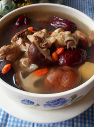 红枣香菇鸡汤