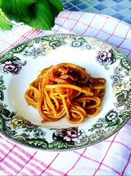 洋葱白菜肉丝炒面