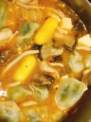 快手韩式年糕饺子汤～营养丰富，老少皆宜