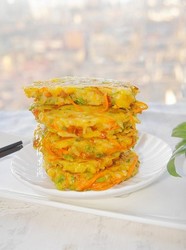 白米饭蔬菜饼
