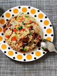 腊肉香肠炒饭