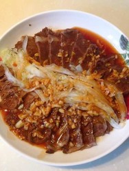 蒜香扒牛肉