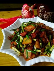 土豆蒜薹炒肉片