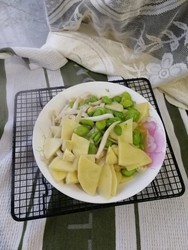 海鲜菇春笋炒豆瓣