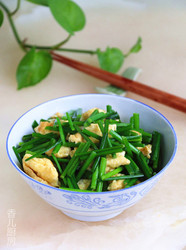 韭菜苔炒鸡蛋
